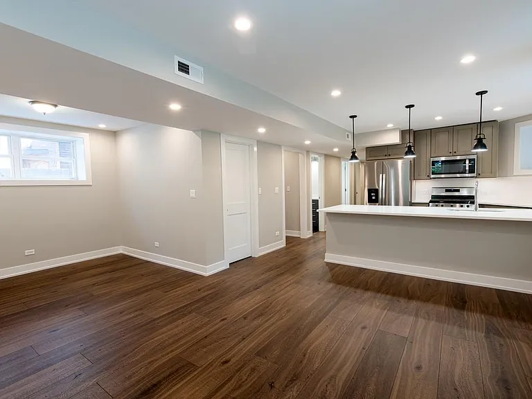 1456 W Foster Ave #G — Photo 3