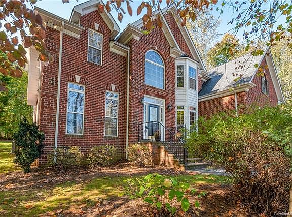 5th image of 6301 Hollow Oak Dr