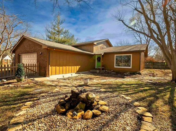 2107 W Sunset Dr, Carbondale, IL 62901