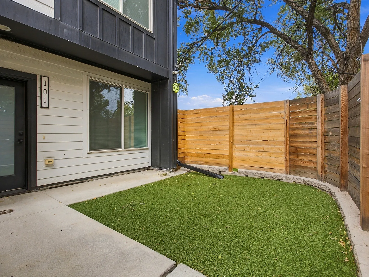 2 bed, 2.5 bath, 1504 sqft, $2,750 — Photo 3