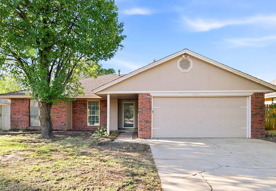 10416 NW 40th St