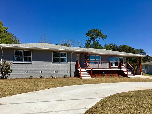 2nd image of 2720 Bayou Blvd