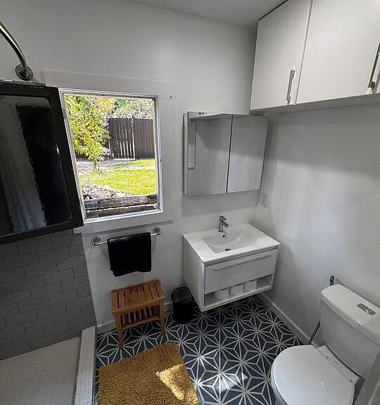 2449 Riverside Pl #REAR HOUSE — Photo 12