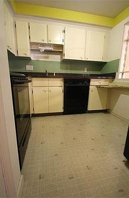 4th image of 3 Royal Crest Dr APT 12