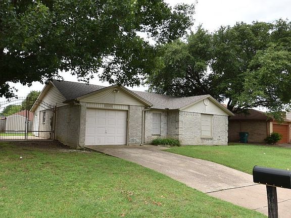 3rd image of 4632 Riverpark Dr