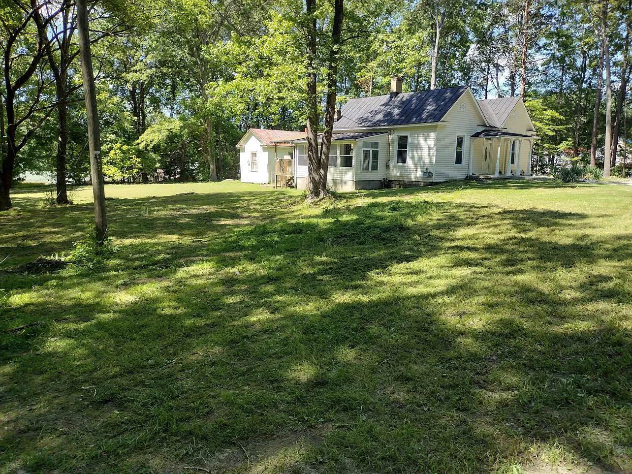 402 Arlington Rd — Photo 1