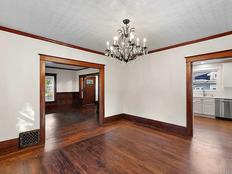 438 N Bailey St — Photo 11