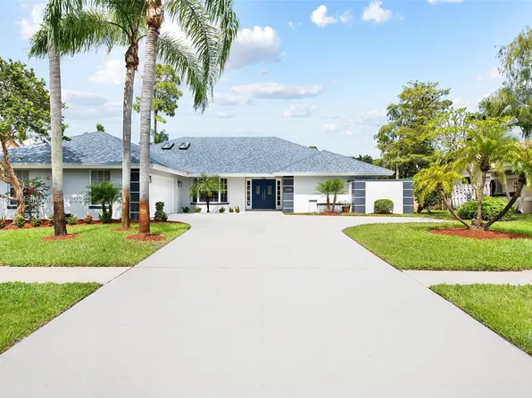 1298 Barnstaple Cir, Wellington, FL 33414