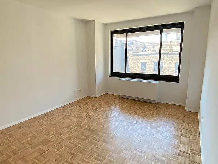 200 Rector Pl #9C — Photo 10