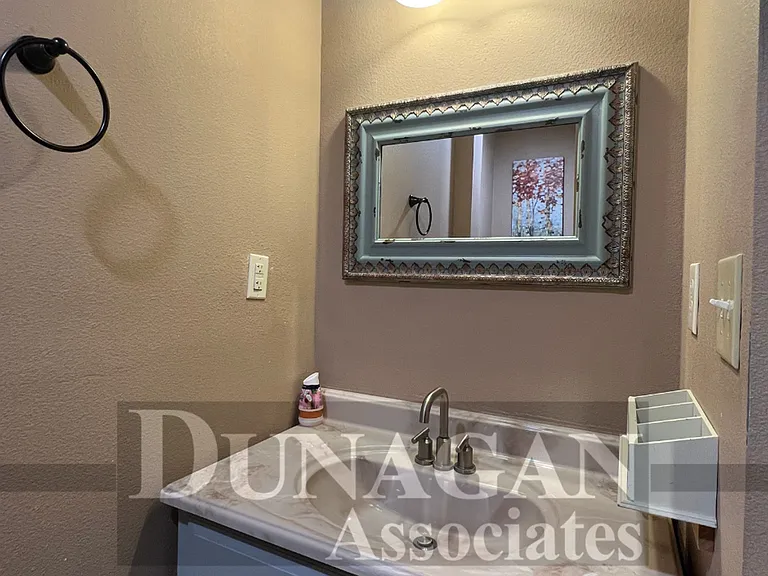 408 N Mesa St #A & B — Photo 8