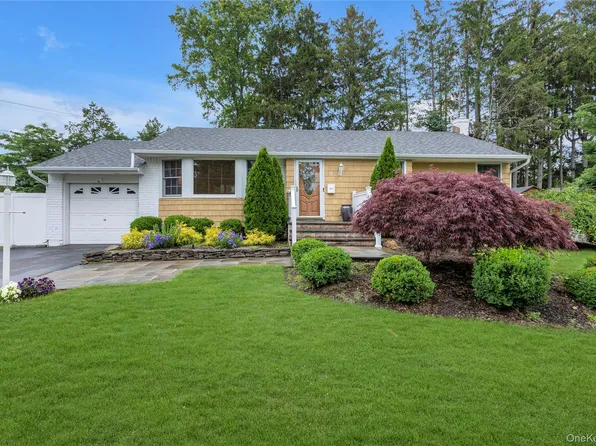 9 Carrol Place, Greenlawn, NY 11740