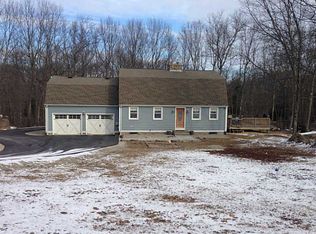 564 Williams Crossing Rd, Coventry, RI 02816