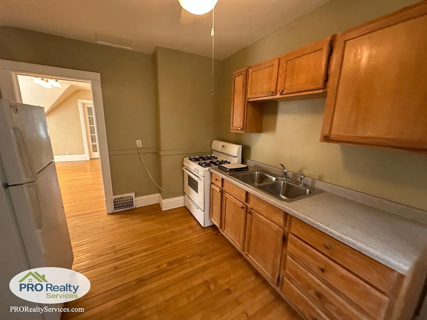 2 Bedroom Upper Level Duplex Unit — Photo 4
