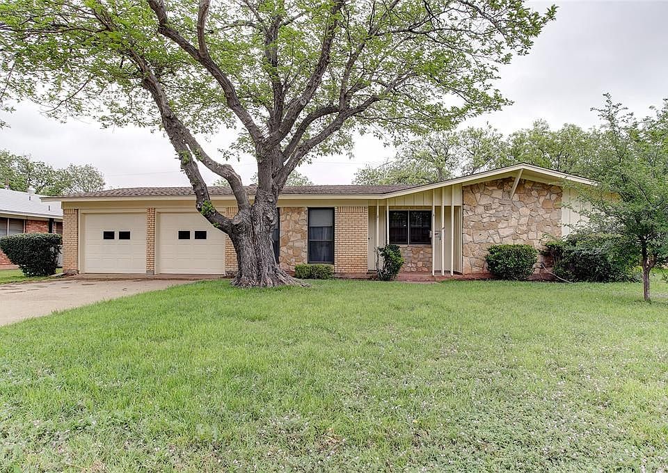 1st image of 2525 Crescent Dr