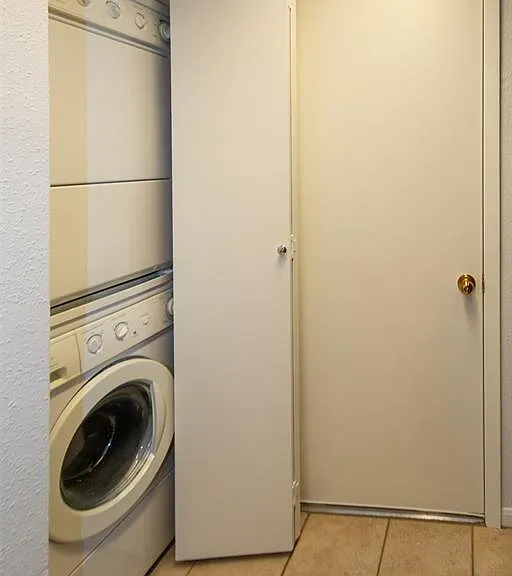 2425 Holly Hall St #31 — Photo 5