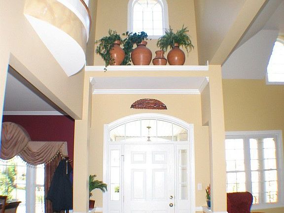 Romeo & Juliet Balcony, 2-Story Foyer