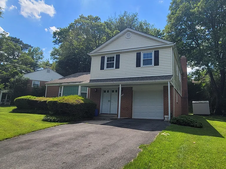 12812 Bluet Ln — Photo 2
