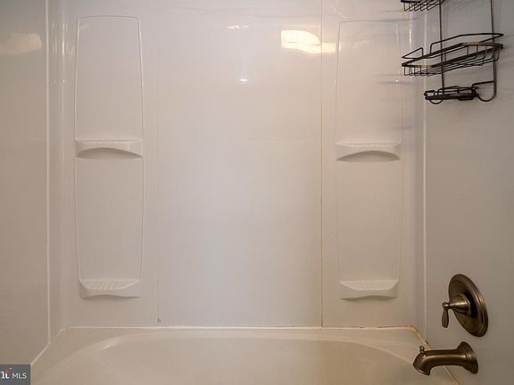 4th image of 201 W Jersey Ave #203
