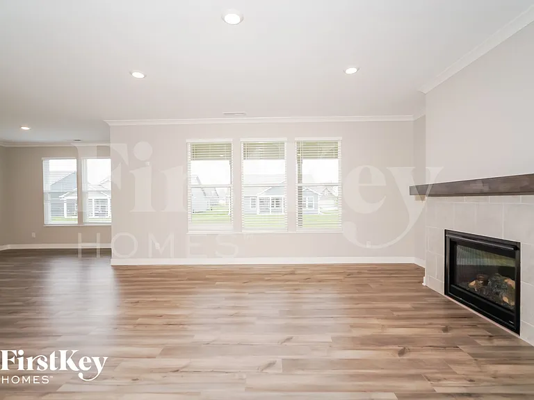 3602 Chalmers Dr — Photo 4