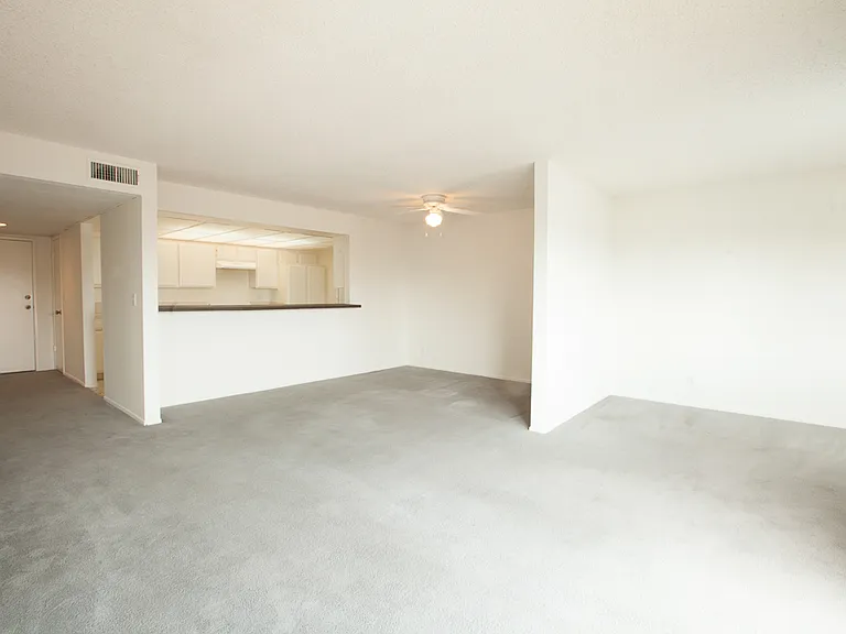 601 Westholme Ave #301 — Photo 4