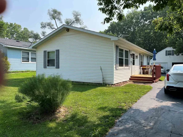 3126 8th St, Rockford, IL 61109