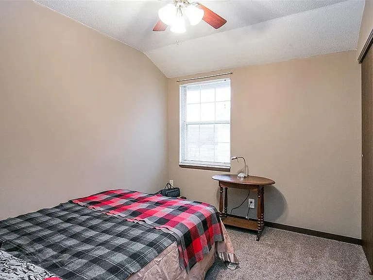 2420 Bittersweet Ct — Photo 8