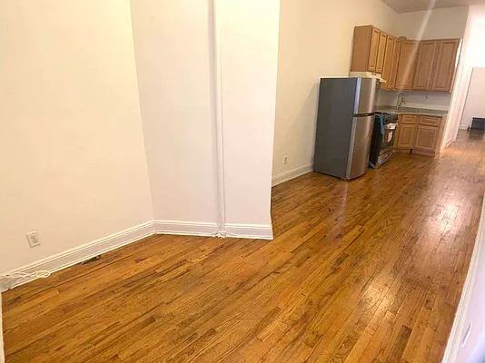 Rented by Tapiro Realty | media 7