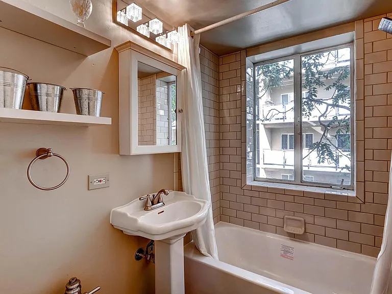 1160 N Birch St #34 — Photo 12