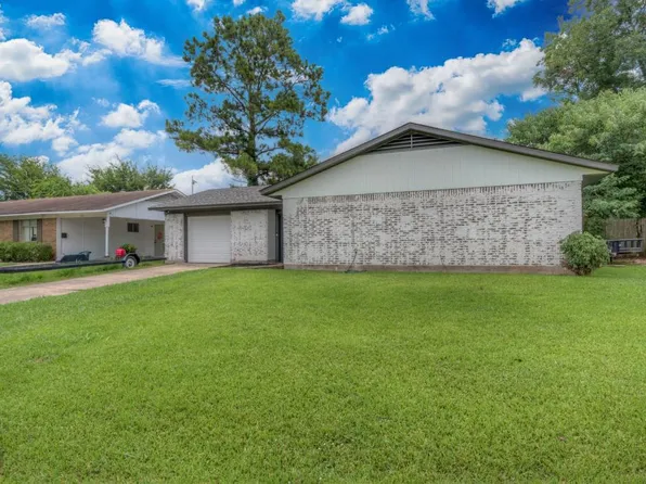 1710 Ray Ave, Bossier City, LA 71112