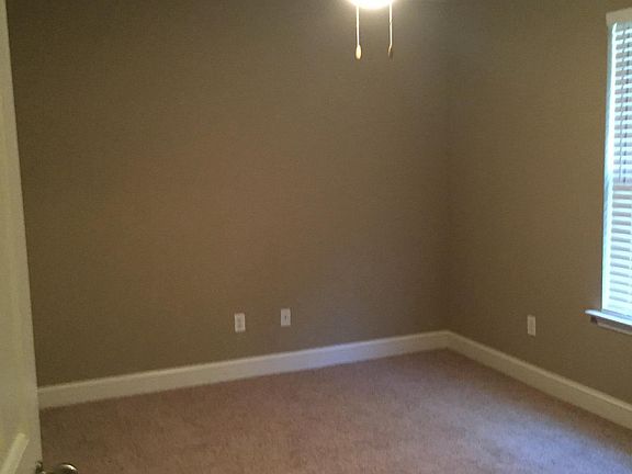 Large Secondary Bedroom with en suite bath and WIC