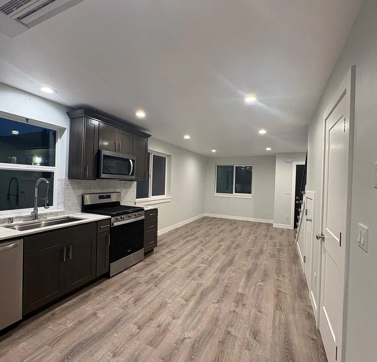 2 bed, 832 sqft, $2,650 — Photo 1