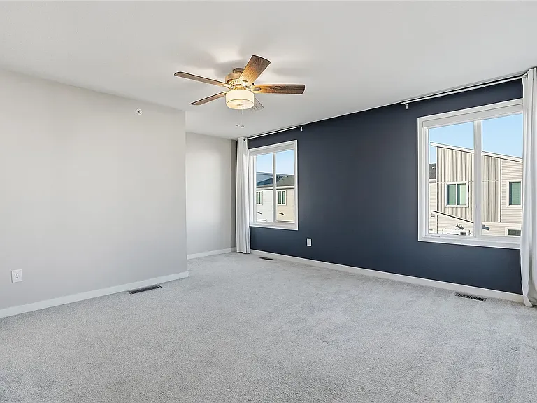 329 NE Otter Dr — Photo 9
