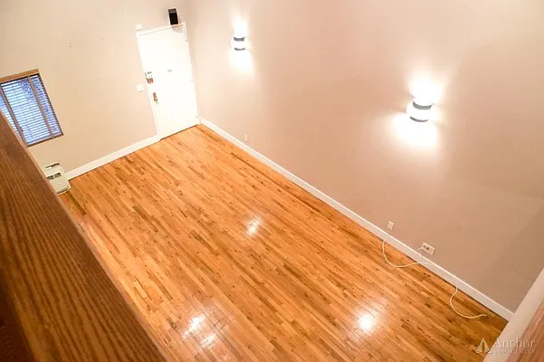 Rented by Anchor Associates | media 7
