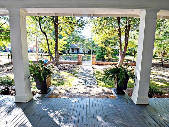 4th image of 230 W Chulahoma Ave