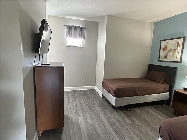 1421 Retreat Cir — Photo 11