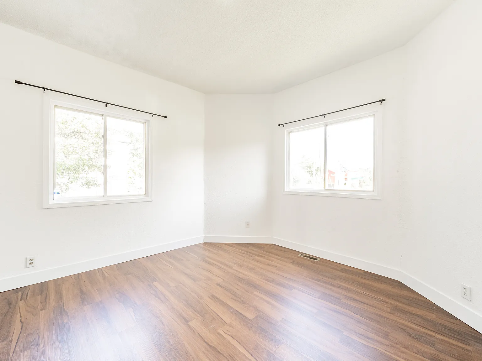 1 bed, 700 sqft, $1,149 — Photo 4