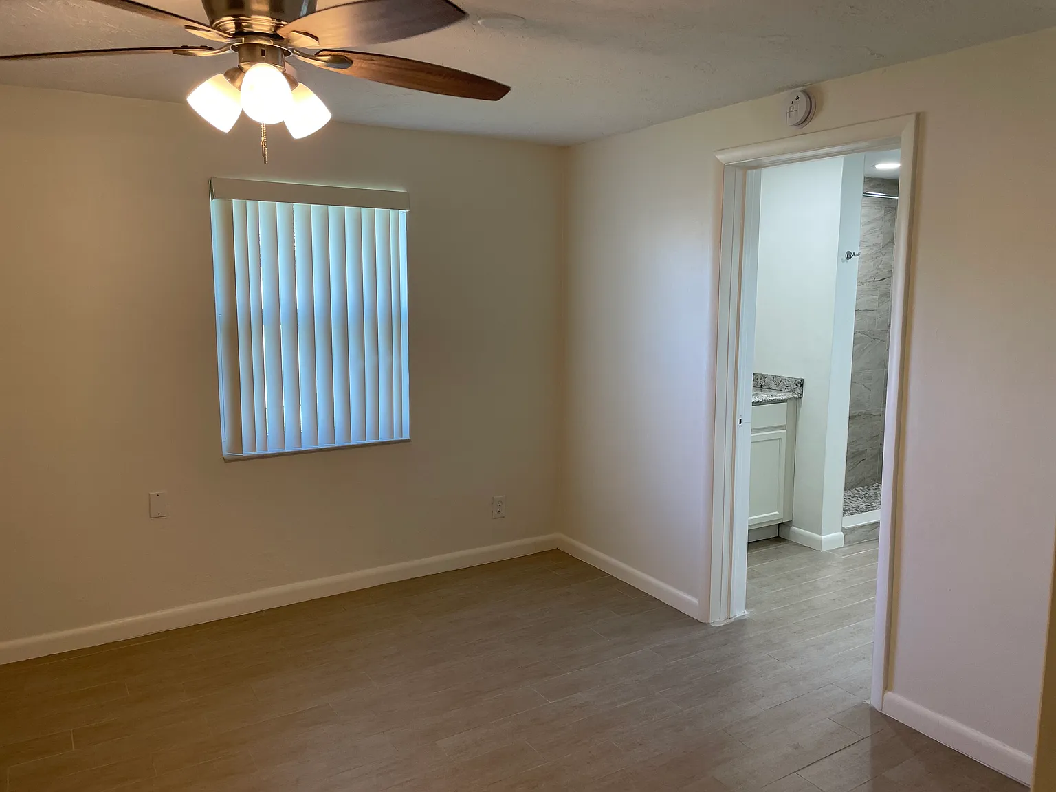 1 bed, 700 sqft, $1,350 — Photo 2