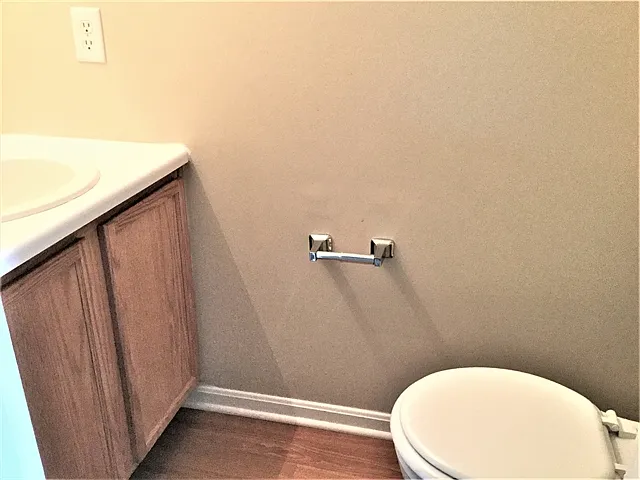 700 Thornton Dr — Photo 4