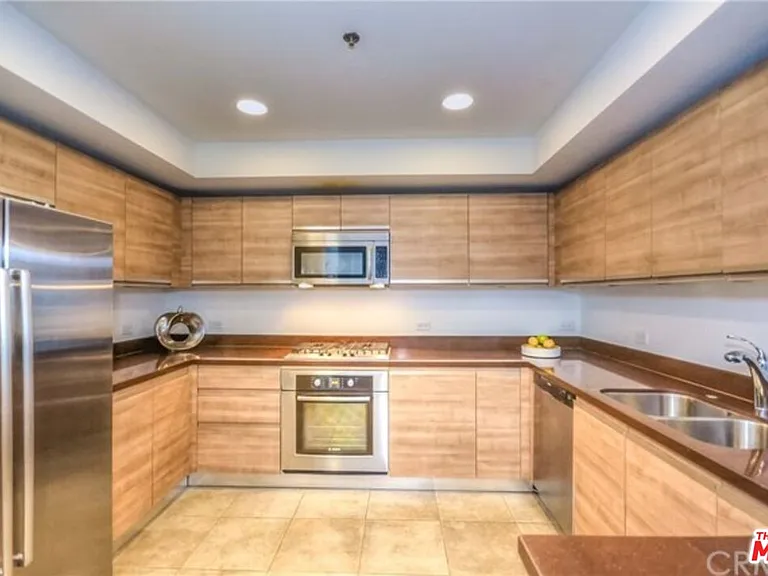 3785 Wilshire Blvd #908 — Photo 15