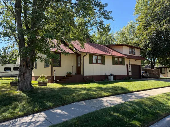 1109 Utah Ave SE, Huron, SD 57350