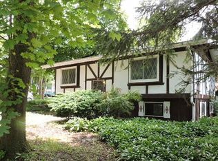 581 Harvey Ave, Des Plaines, IL 60016