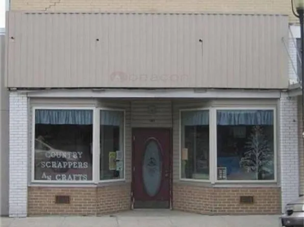 141 N Clark St, Forest City, IA 50436
