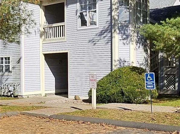 75 Redwood Drive #808, East Haven, CT 06513