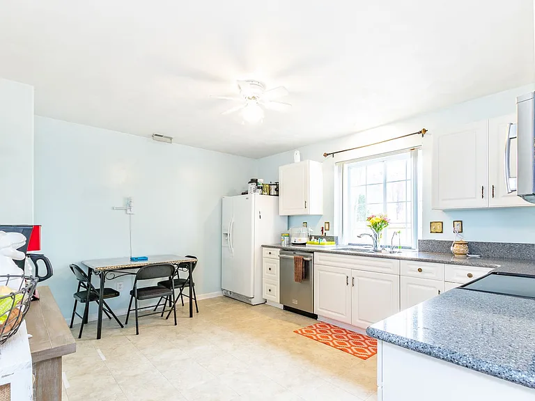 601 Lord Byron Ct — Photo 4