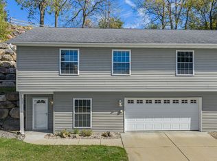 517 Vine St, Baraboo, WI 53913