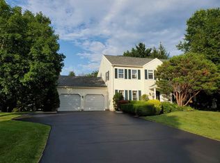 22 Wander Ct, Glenmont, NY 12077