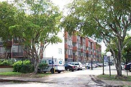 1st image of 13500 NE 3rd Ct APT 401