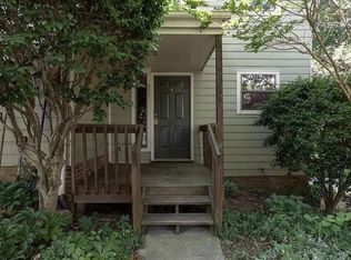 211 Cedarwood Ln, Carrboro, NC 27510