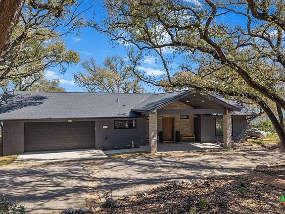 2nd image of 503 Arrowhead Point Rd