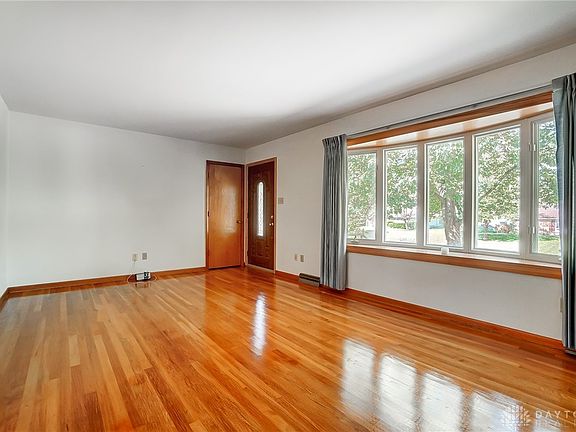 3rd image of 4107 Middlebrook Dr